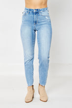 Load image into Gallery viewer, JUDY BLUE Plus Size High Rise Slight Distressing Jeans