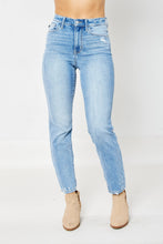 Load image into Gallery viewer, JUDY BLUE Plus Size High Rise Slight Distressing Jeans