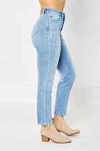 Load image into Gallery viewer, JUDY BLUE Plus Size High Rise Slight Distressing Jeans