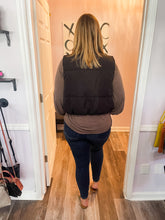 Load image into Gallery viewer, Black & Tan Reversible Puffer Cropped Vest