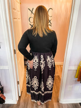 Load image into Gallery viewer, Plus Size Black & Tan Damask Maxi Dress (Sizes: 1XL-4XL)