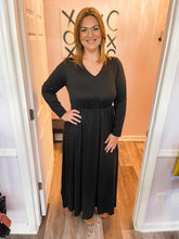 Load image into Gallery viewer, Plus Size Black Mandala Like Back Dress (Sizes: 1XL-4XL)