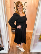 Load image into Gallery viewer, Plus Size Black Smocked Long Sleeve Midi Dress