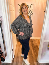 Load image into Gallery viewer, Black & White Leopard Print Stretchy Waist Band Smocked Wrists Long Sleeve Top (Sizes: S-3XL)