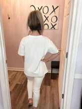 Load image into Gallery viewer, Flower Market Graphic T-Shirt