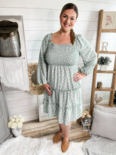 Load image into Gallery viewer, Plus Size Seafoam Floral Tiered Smocked Midi Dress
