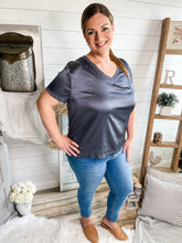 Load image into Gallery viewer, Silky Feeling Short Sleeve Top