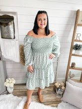 Load image into Gallery viewer, Plus Size Seafoam Floral Tiered Smocked Midi Dress