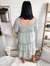 Load image into Gallery viewer, Plus Size Seafoam Floral Tiered Smocked Midi Dress