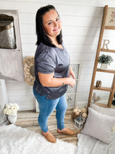 Load image into Gallery viewer, Silky Feeling Short Sleeve Top