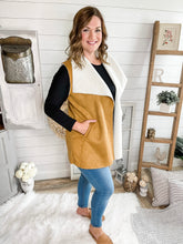 Load image into Gallery viewer, Camel Sherpa Vest