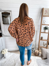 Load image into Gallery viewer, Leopard Print V Neck Balloon Sleeve Top