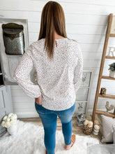 Load image into Gallery viewer, Leopard Balloon Sleeve Top