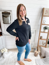 Load image into Gallery viewer, Black and Khaki Quilted Pullover