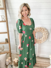Load image into Gallery viewer, Green Floral Maxi Dress