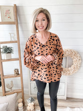 Load image into Gallery viewer, Leopard Print V Neck Balloon Sleeve Top