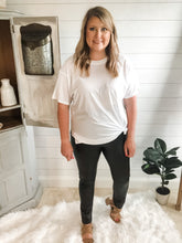 Load image into Gallery viewer, Plus Size Snake faux leather leggings