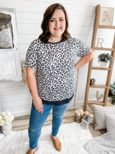 Load image into Gallery viewer, Plus Size Black & White Leopard Print Top