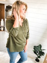 Load image into Gallery viewer, Plus Size 3/4 Button Back Sleeve Top