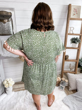 Load image into Gallery viewer, Plus Size Lightweight Green Leopard Print Tassel Babydoll Dress