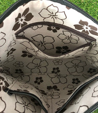 Load image into Gallery viewer, Oversized Everyday Wristlet Clutch - Black