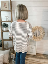 Load image into Gallery viewer, Black and White Short Sleeve Stripe Top