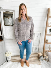 Load image into Gallery viewer, Leopard Print Smocked Wrists Top