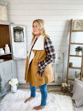 Load image into Gallery viewer, Camel Sherpa Vest