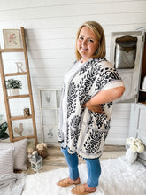 Load image into Gallery viewer, Black and White Pom Pom Kimono