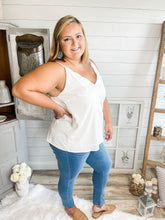 Load image into Gallery viewer, White Scalloped Tank Top