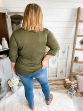 Load image into Gallery viewer, Plus Size 3/4 Button Back Sleeve Top