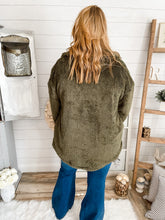 Load image into Gallery viewer, Plus Size Black and White Plaid Olive Button Down Sherpa Jacket