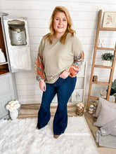 Load image into Gallery viewer, Sage and Paisley Bubble Sleeve Waffle Knit Lightweight Sweater