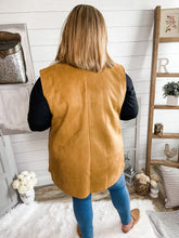 Load image into Gallery viewer, Camel Sherpa Vest