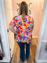 Load image into Gallery viewer, Plus Size Multi-Colored Floral Abstract Top (Sizes: 1XL-4XL)
