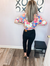 Load image into Gallery viewer, JUDY BLUE Mid Rise Black Jeans (Sizes: 0-24)
