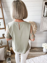 Load image into Gallery viewer, Light Green Floral Lace Sleeve Top
