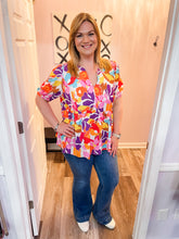 Load image into Gallery viewer, Plus Size Multi-Colored Floral Abstract Top (Sizes: 1XL-4XL)
