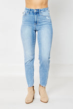 Load image into Gallery viewer, JUDY BLUE Plus Size High Rise Slight Distressing Jeans
