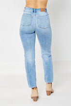 Load image into Gallery viewer, JUDY BLUE Plus Size High Rise Slight Distressing Jeans
