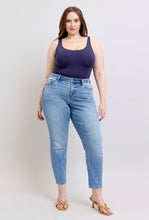 Load image into Gallery viewer, JUDY BLUE Mid Rise Light Wash With Cell Phone Pocket (Sizes: 0-24)

