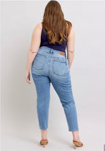 Load image into Gallery viewer, JUDY BLUE Mid Rise Light Wash With Cell Phone Pocket (Sizes: 0-24)
