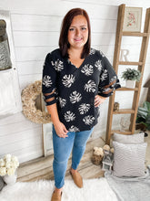 Load image into Gallery viewer, Palm Leaf Top With Mesh Sleeves
