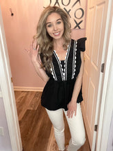 Load image into Gallery viewer, Black &amp; White Ric Rac Scalloped Trim Top

