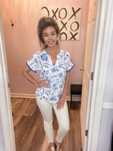 Load image into Gallery viewer, Blue &amp; White Floral With Blue Scalloped Trim Top
