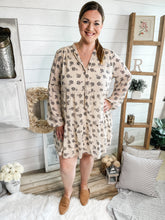 Load image into Gallery viewer, Plus Size Ivory Floral Dress
