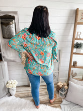 Load image into Gallery viewer, Plus Size Turquoise Floral And Paisley Print Top
