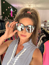 Load image into Gallery viewer, Large Cat Eye With Silver Mirror Lens
