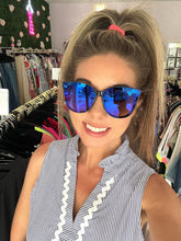 Load image into Gallery viewer, Large Cat Eye With Blue/Purple Mirror Lens
