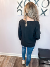 Load image into Gallery viewer, Black &amp; Leopard Middle Lined Long Sleeve Top
